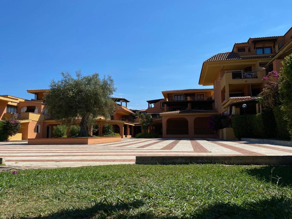 Ampio Trilocale Sul Golfo Di Marinella Villa Marinella  Eksteriør billede